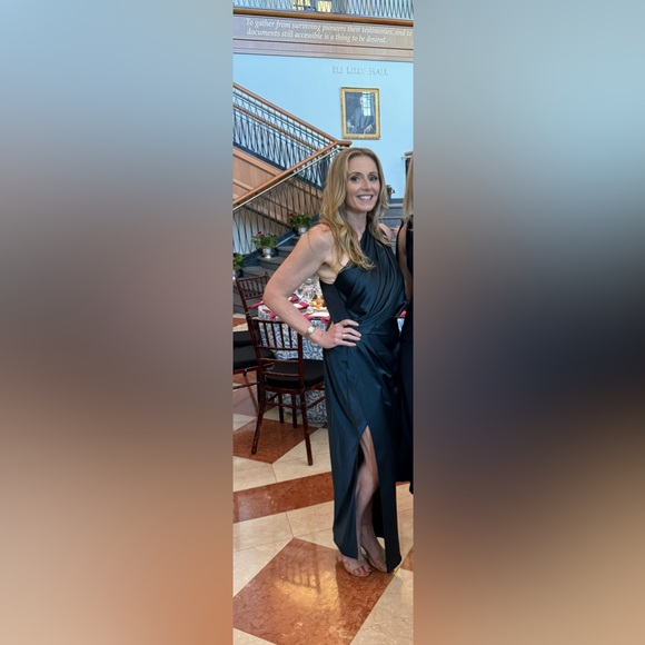 Meet your Posher, Elizabeth - Picture 1 of 1